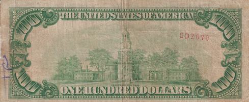 Use the arrows or slide the photo to see more